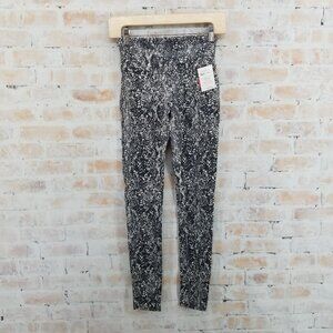 NWT Spanx Faux Leather Snake Skin Shine Leggings Grey Women's Small Regular 27
